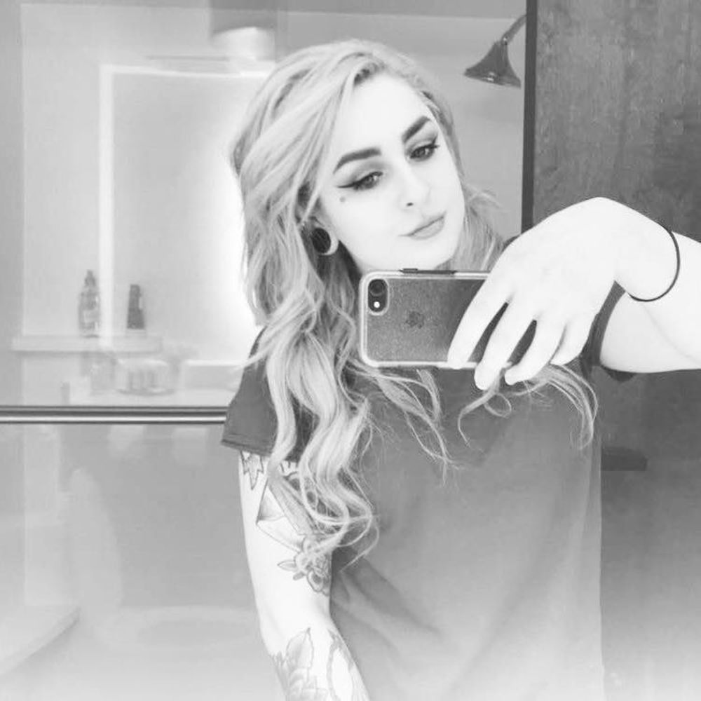 Meet your Posher, Alyssa